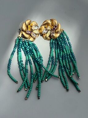 Stella and Dot lillian statement Earrings